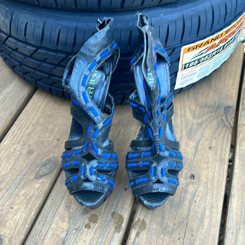 BEAUTIFUL STILETTO’S by Paper Fox T 6 1/2 high. Platform 2 1/2 “ high. (las)